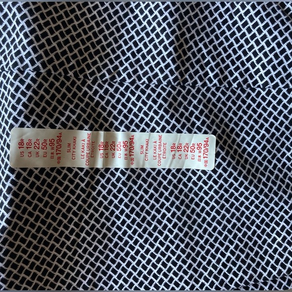 NWT GAP black and white stretchy capri pants - Picture 2 of 5